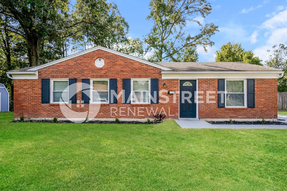 10306 Carbine Ct, Louisville, KY 40229 Home for Rent 4 Beds, 2